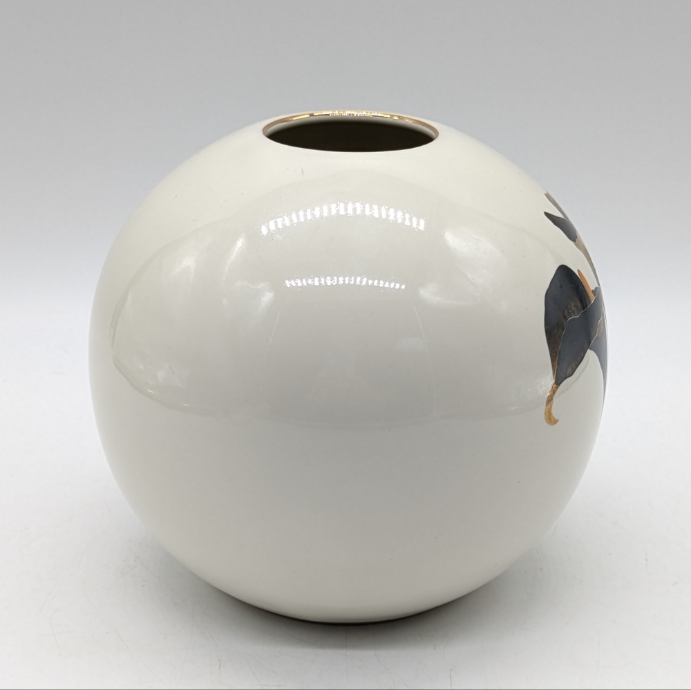 Otagiri White Glossy Ceramic Sphere Vase with Black and Gold Calla Lily Design - Picture 4 of 10
